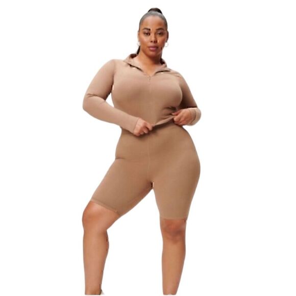 NWT Good American Essential Mock Neck Zip Top in Putty Size 4 (XL) - Picture 2 of 15